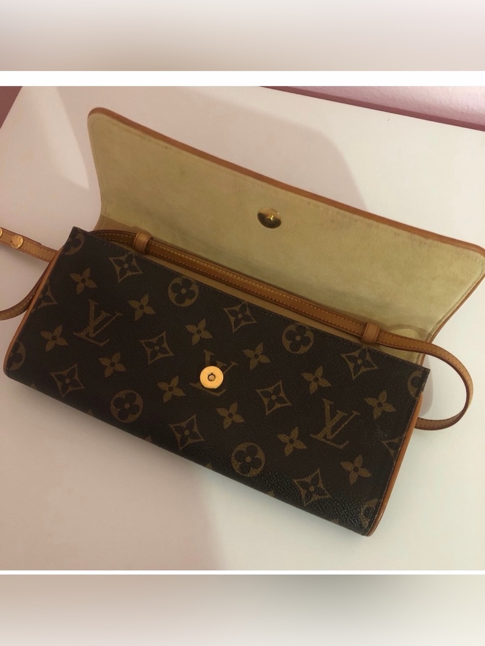 LV CROSS BODY BAG